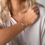 Pulseira Emily com duas correntes em aço inoxidável elegante para mulher, produzida pela marca Twobrothers sediada em Portugal.